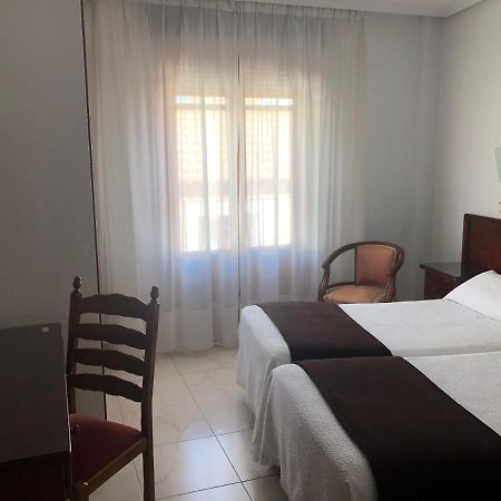 Hotel Martin Toledo Buitenkant foto
