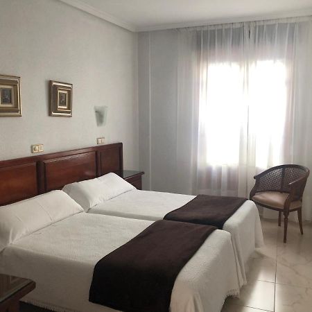 Hotel Martin Toledo Buitenkant foto