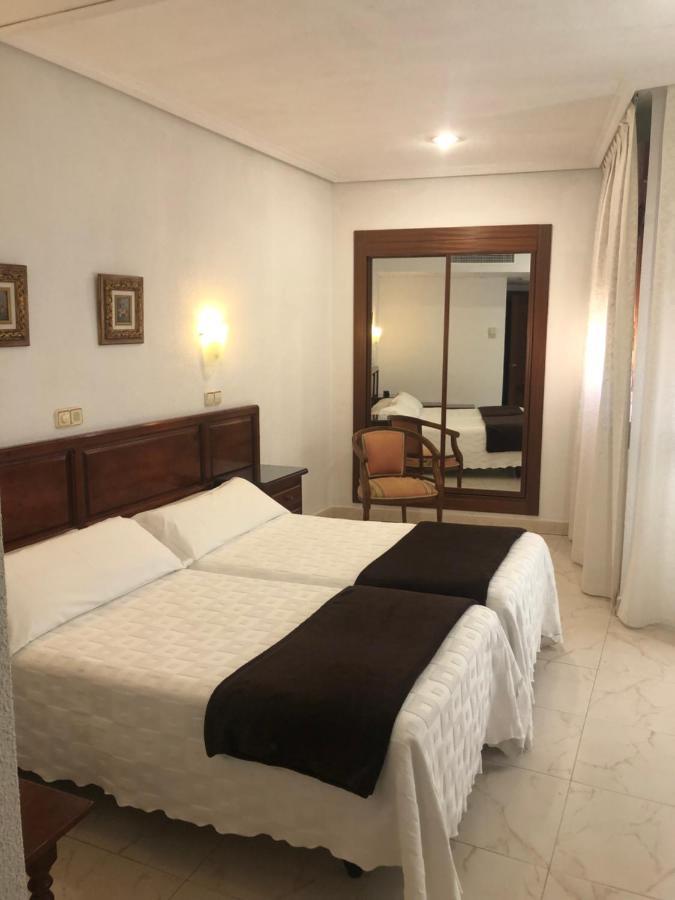 Hotel Martin Toledo Buitenkant foto