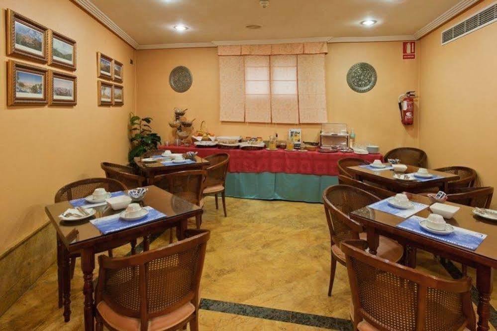 Hotel Martin Toledo Buitenkant foto