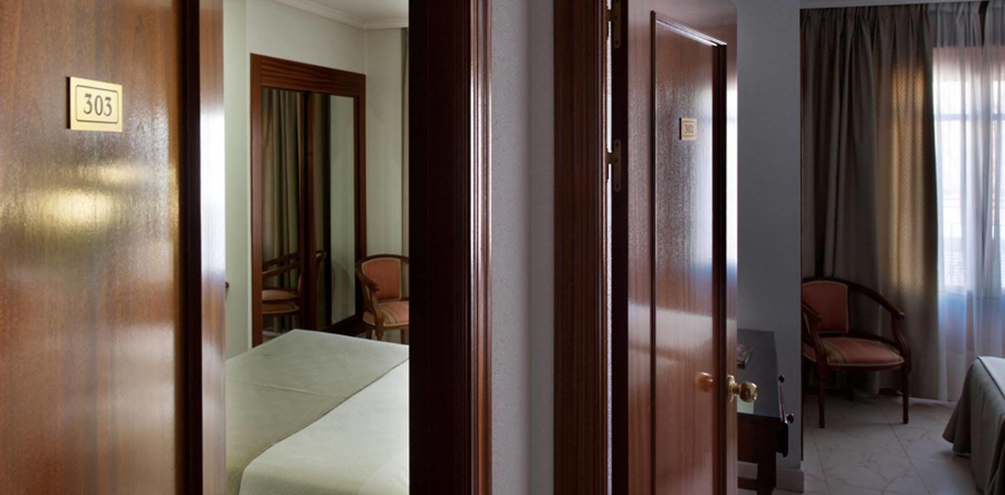 Hotel Martin Toledo Buitenkant foto